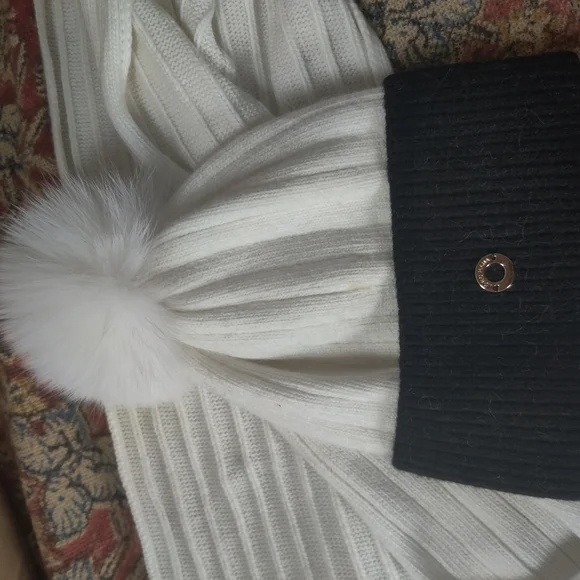 Loro Piana hat + scarf bundle NWT - Picture 8 of 9